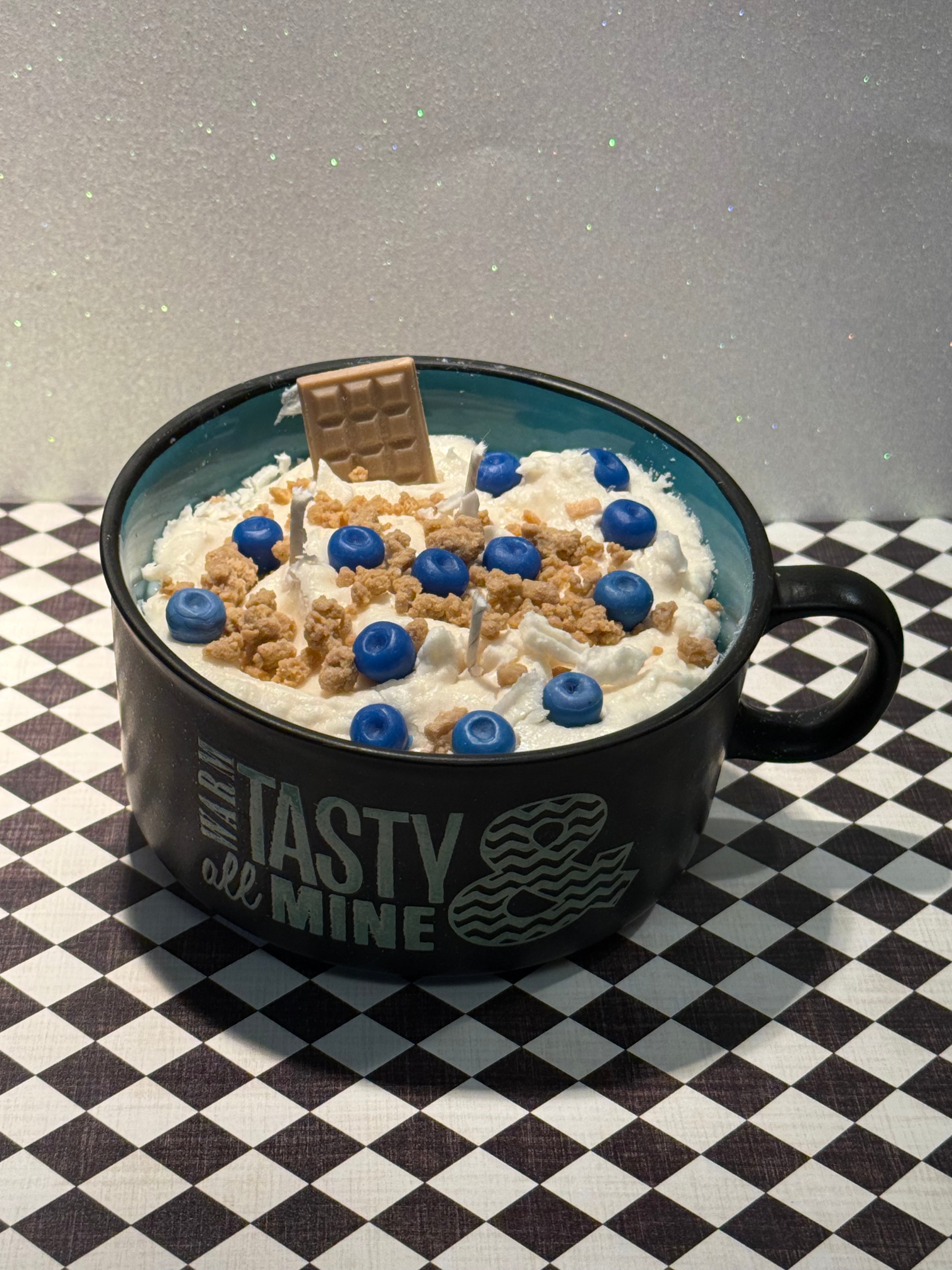 Wild Blue Berries & Oats candle
