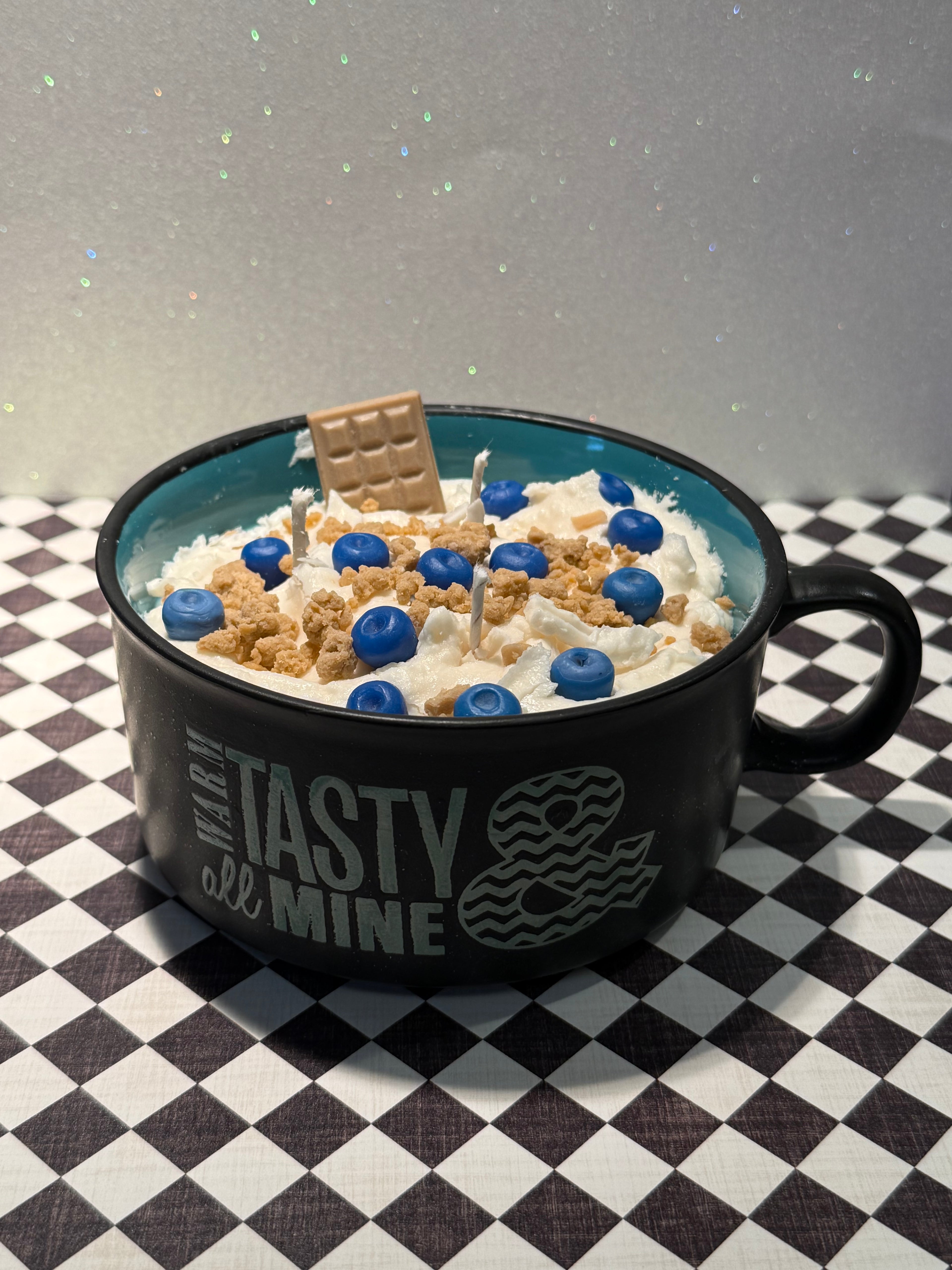 Wild Blue Berries & Oats candle